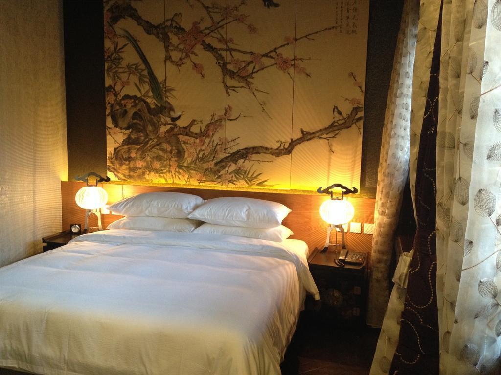 Hotel Ruyuan Courtyard 5*
